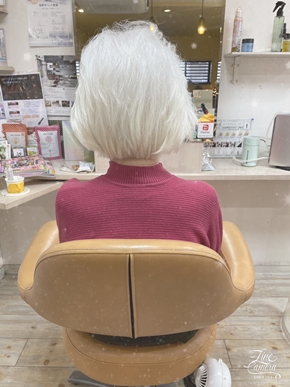 グレーヘアの綺麗なお客様ご来店下さいました